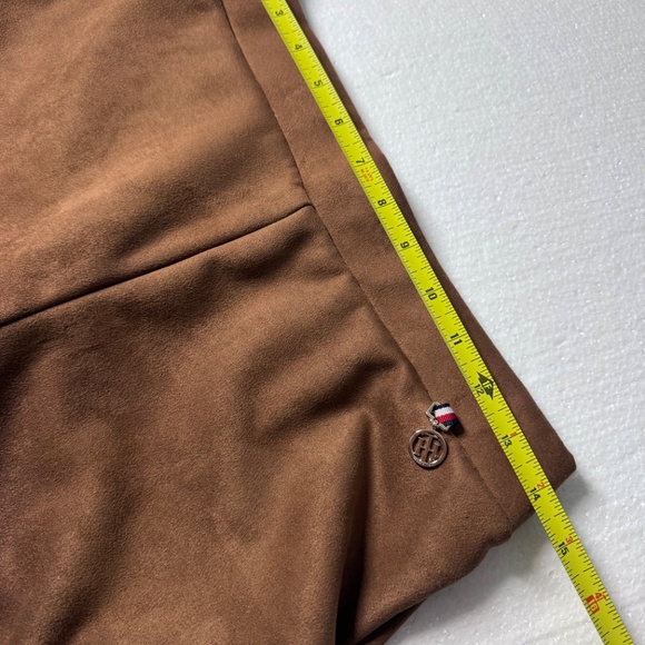 Small Women's Tommy Hilfiger Velvety Faux Suede Berkeley Slim Pants - Picture 6 of 8